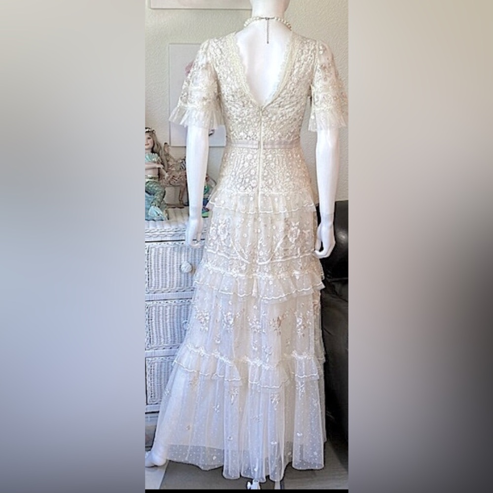 Needle & Thread Francine Lace gown in champagne pink color Size 2 NWT - Picture 4 of 14